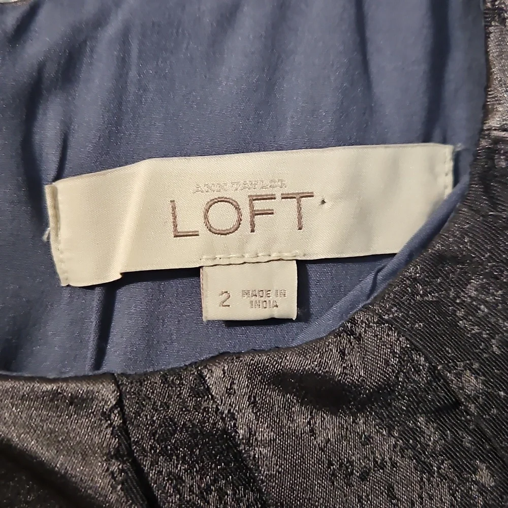 LOFT -Elegant Black/ Silver Sleeveless Dress. SIZE 2 - Picture 3 of 4